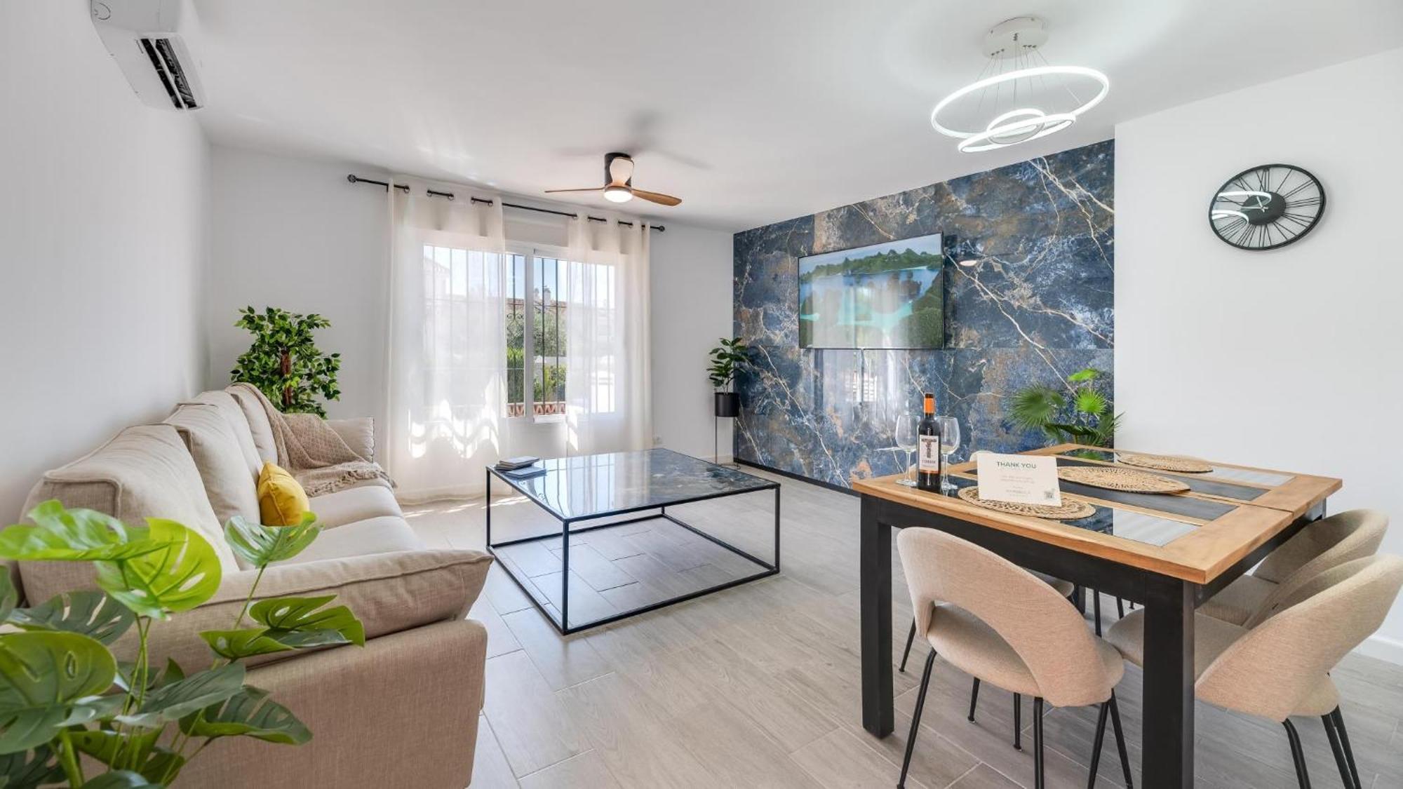 Angeles Front Holiday home Marbella